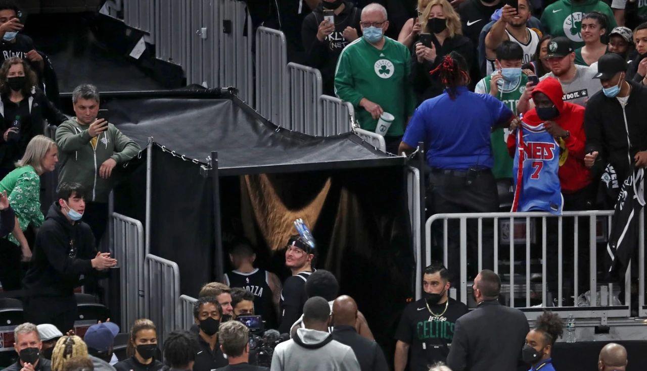 凱里·歐文|看不下去了！KG親自下場(chǎng)！杜蘭特也來了！