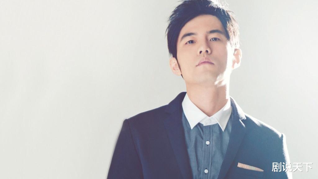 周杰伦|为春晚瘦身成功?周杰伦新拍摄瘦了许多,发型在线超越颜值巅峰