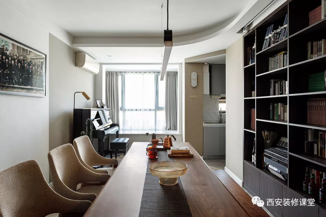 客厅不要传统，长条桌布局可好？