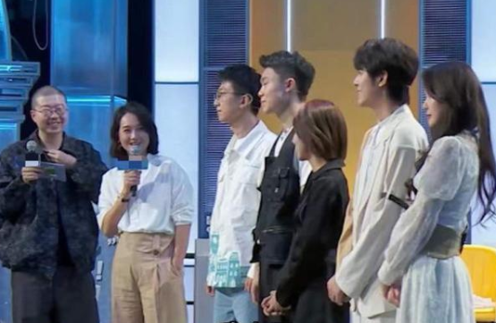 金鸡奖|朱丹又一次叫错人名,这个人设还要多久?网友怒称:不适合做主持