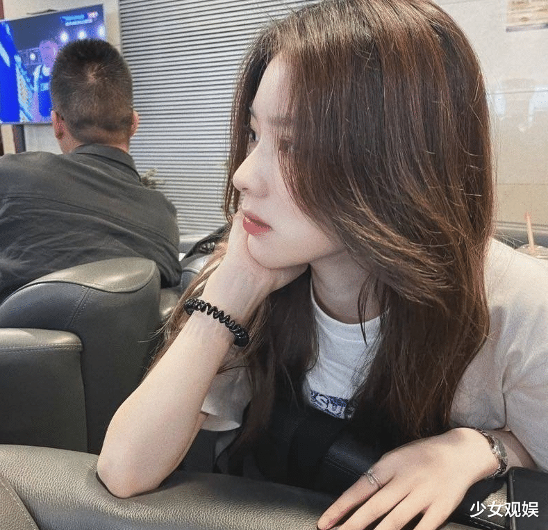 王思聪|网红“手撕”王思聪，女方长相意外火了，这模样很难不让人心动