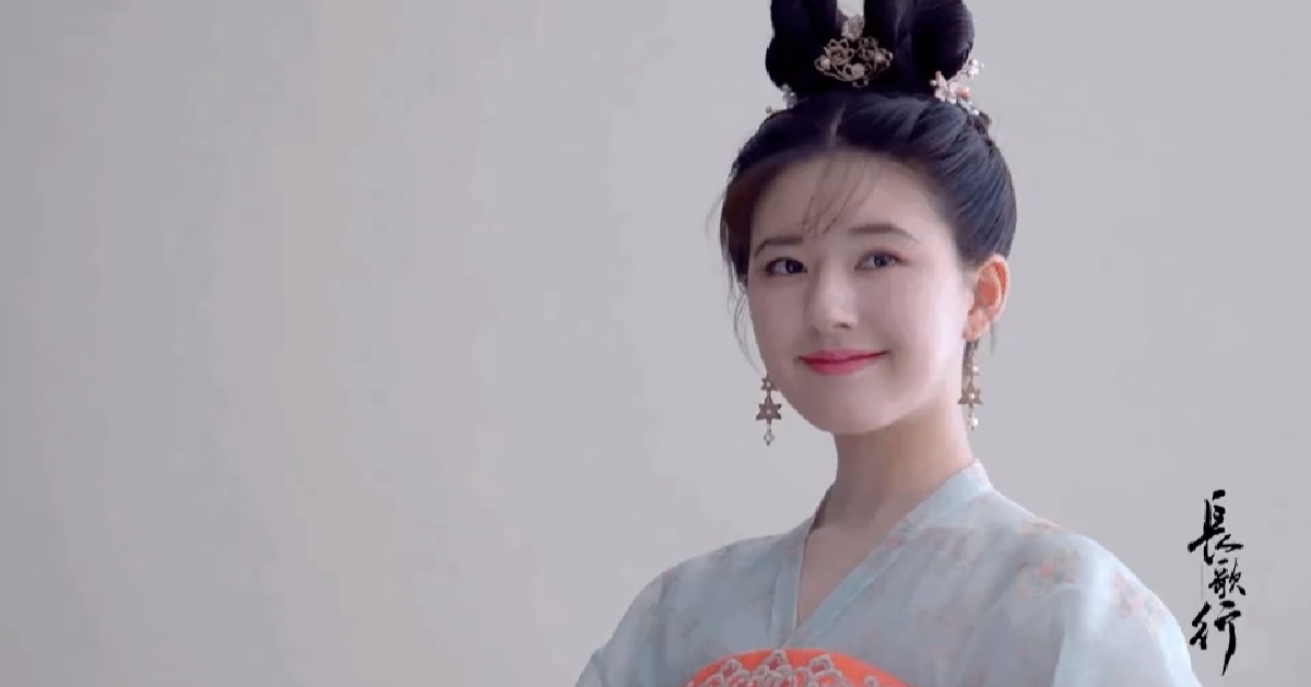 迪丽热巴|热巴新剧官宣，造型却不敌女二赵露思，真是风水轮流转