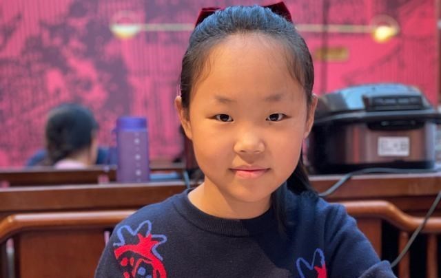 侯震|德云社侯震女儿生日，撞脸岳云鹏女儿，网友：确定不是姐妹吗？