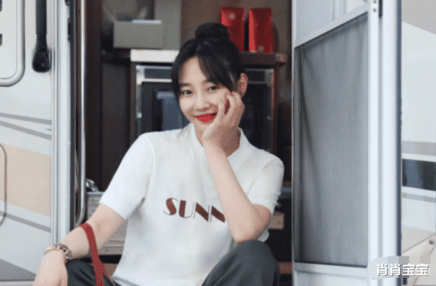 白百何|白百何不知道自己过气了吗？还硬要蹭红毯，怪不得会惹人嫌！