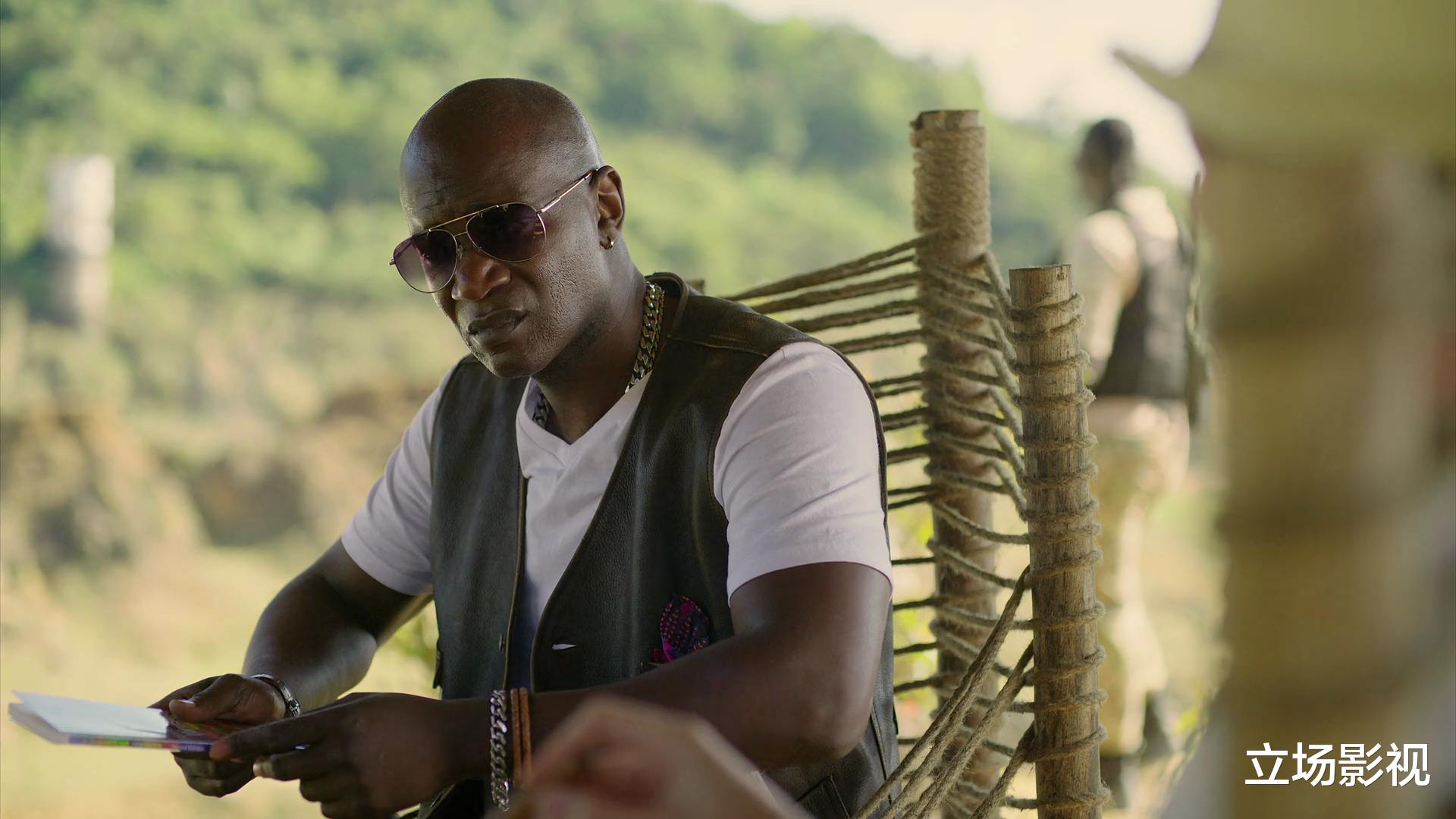 埃博拉疫情|看了2集《埃博拉前线》，我备受鼓舞，国产剧早就应该这么拍