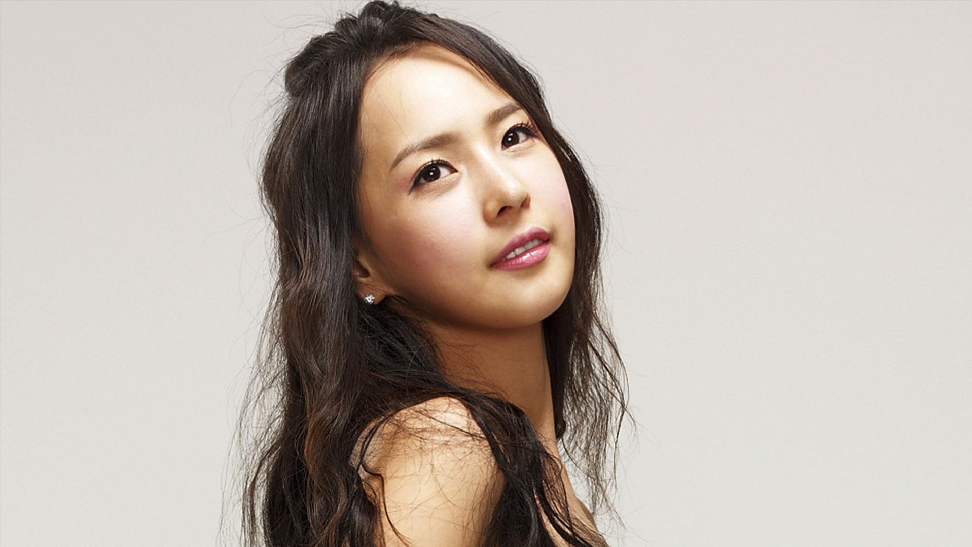 倪妮|她被誉为“韩国歌后”,曾遭男友偷拍“私密”视频,一度想要轻生