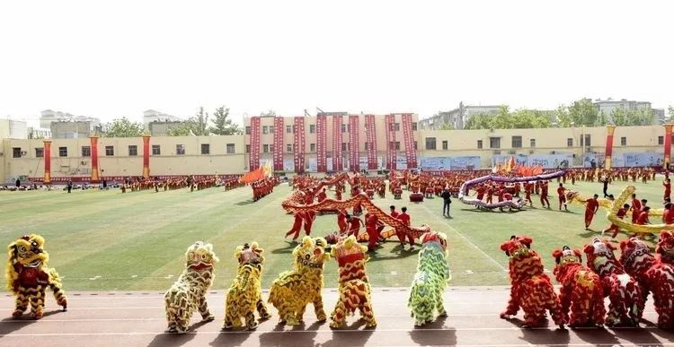 周村阳光调频942 “我还是曾经那个少年”！3000人在周村区体育场集结！