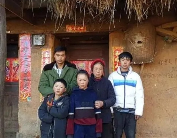 3年前每天走9公里山路上下学,满头冰碴子的王福满,现如今怎么样