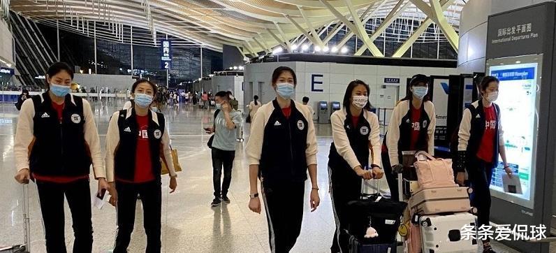 荷兰女排|兵不血刃，中国女排3：0轻松战胜荷兰女排，七仙女降临无人能敌
