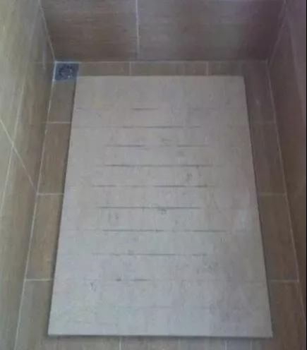 |很多人卫生间装修都不用地砖了，而是流行这样做，你家呢？