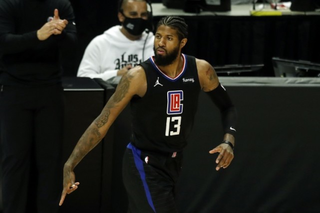 快船隊(duì)|快船爆冷0-2后！喬治警告全隊(duì)，盧指導(dǎo)仍嘴硬，隆多疑似內(nèi)訌