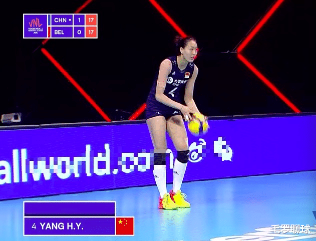 劉曉彤|中國(guó)女排24-22，郎平換上劉曉彤，奧運(yùn)冠軍送2個(gè)失誤遭25-27絕殺