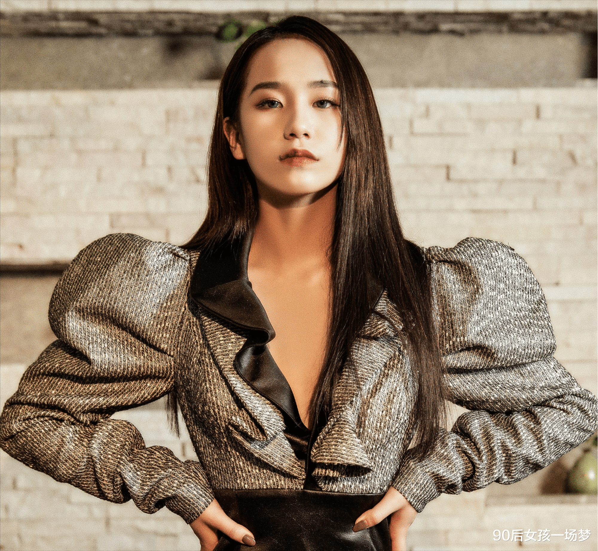 官宣|又一对夫妻官宣，才23岁就成了两个孩子的妈，和大11岁丈夫很般配