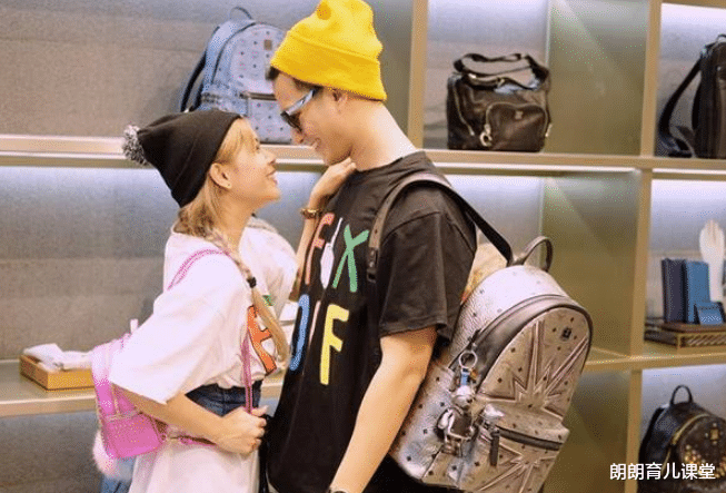 徐志贤|他因高颜值走红，27岁与娇妻奉子成婚，却在女儿2个月时剃发出家