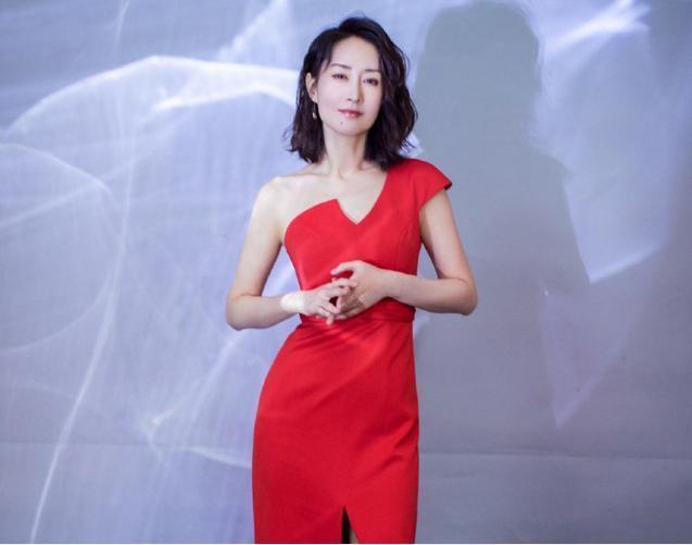 好物官|女性衰老“5丑态”，若想延缓衰老，多吃3物+1运动或能补救