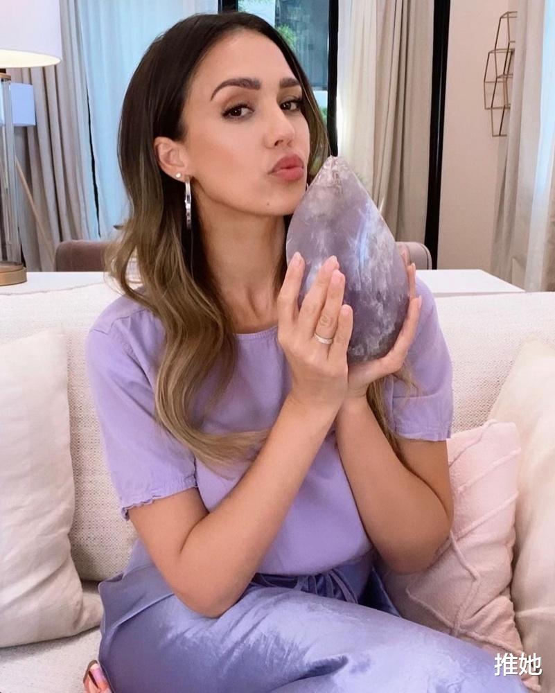 杰西卡·阿尔芭|6年拍12部电影，养3个娃，挣20亿，40岁杰西卡·阿尔芭的开挂人生