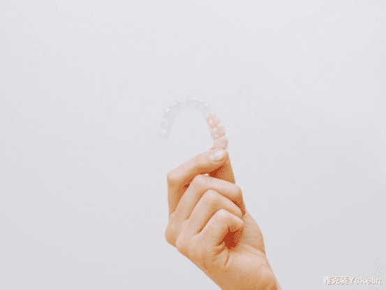 雅克菱Yakelin 还有人不知道隐形牙套可以用清洁片清洁吗？