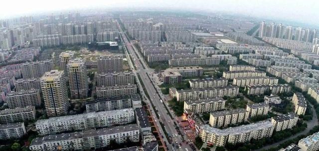 中国最大的小区：690栋楼，能够容纳60万人口，每天出行都像春运