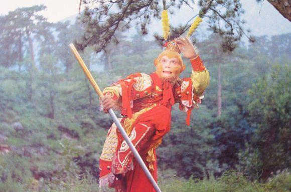 六小龄童|六小龄童怒批；他搞臭了名著，不服气的他靠《大话西游》回击