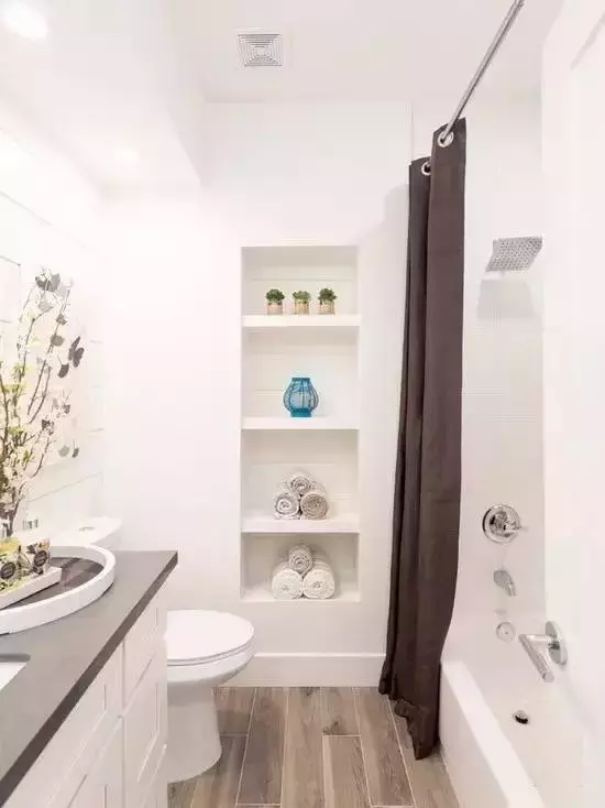 别嫌卫生间小,空间不够用,跟着设计师做在小也不怕!