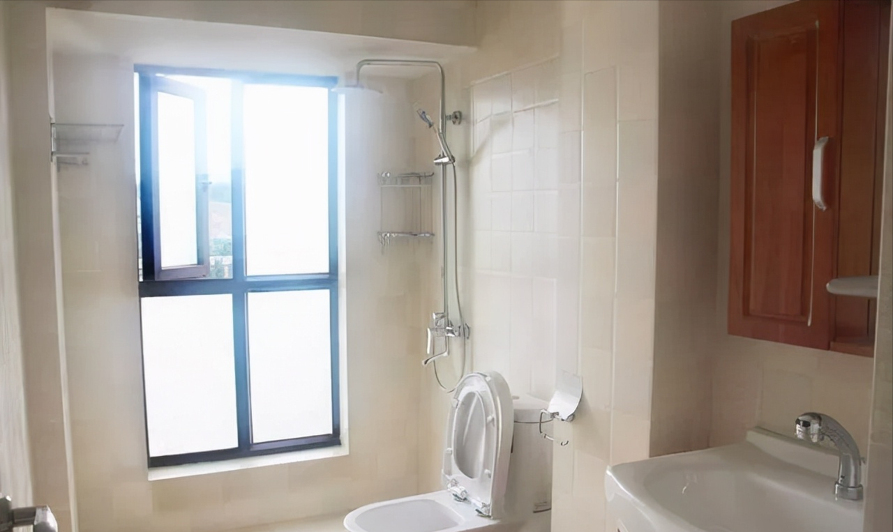 亲戚10万简装110㎡新房,开门就是榻榻米,这波操作真是第一次见