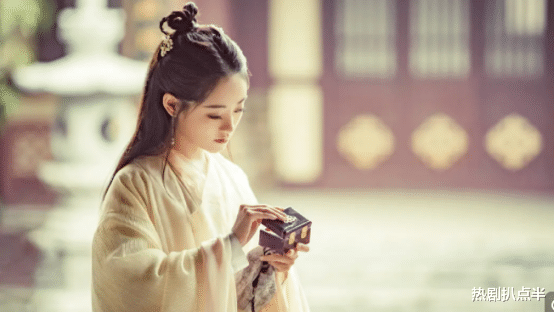 迪丽热巴|出道4年演了7个女主，砸了资源却捧不红的她，或惨遭嘉行放弃