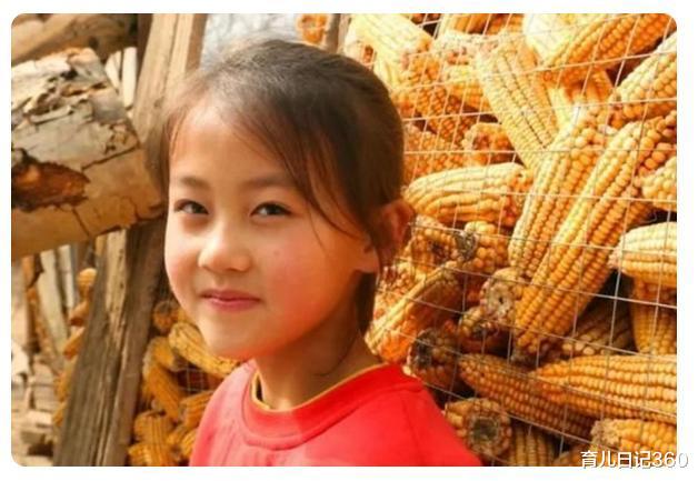 育儿日记360 7岁女孩“回眸一笑美撼凡尘”，引经纪公司蜂拥而至，家人却很反感