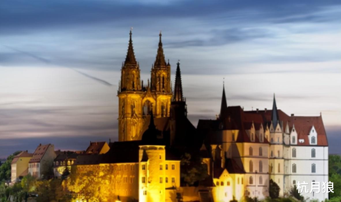  20多亿年前地球氧气剧增之谜，是因为一天变长了？惊人的新说