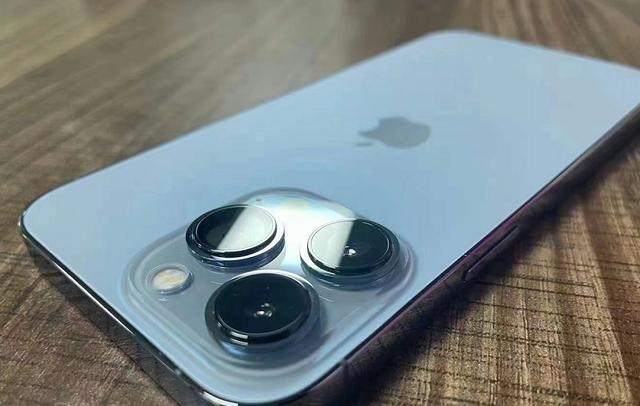 荣耀|果粉喜欢iphone 13 pro Max 仅仅是因为电池容量和屏幕大？