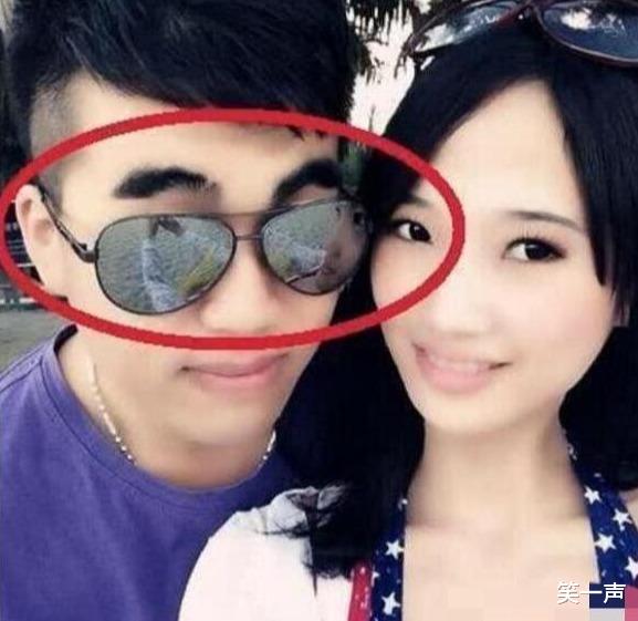 |小姐姐你在画什么呢？看上去很认真的样子，一股子艺术感的气息