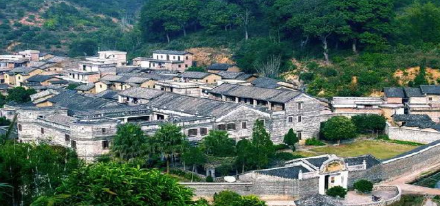 教教你家娃 广西有处“豪宅”厉害了！四周建有四角炮楼，还是爱国教育基地