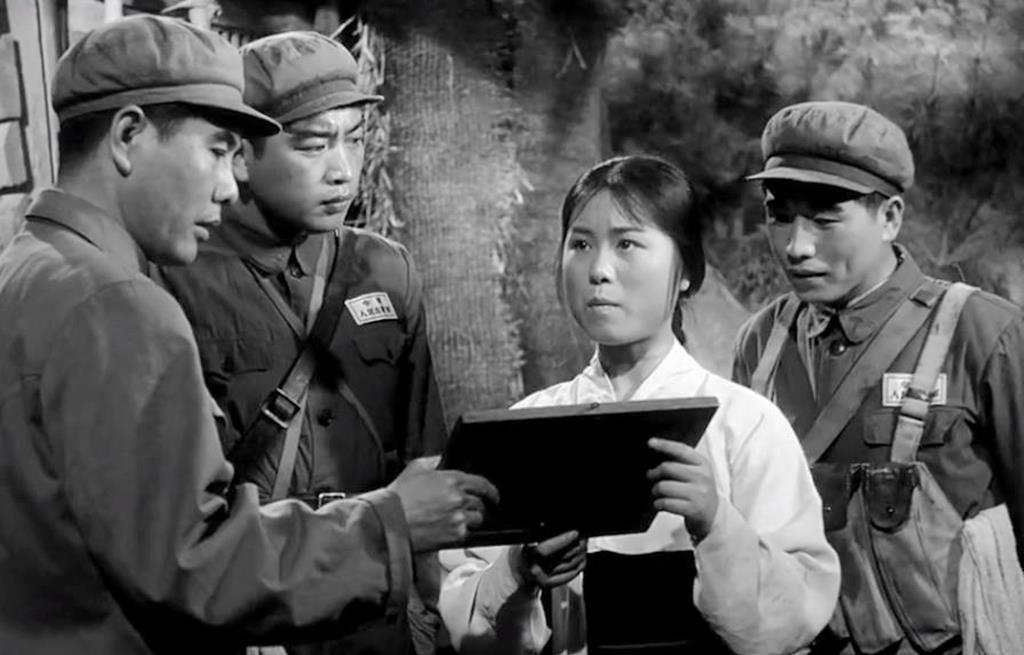 打击侵略者|老电影《打击侵略者》中，有尹玉善、金玉善两位美女，你分得清吗