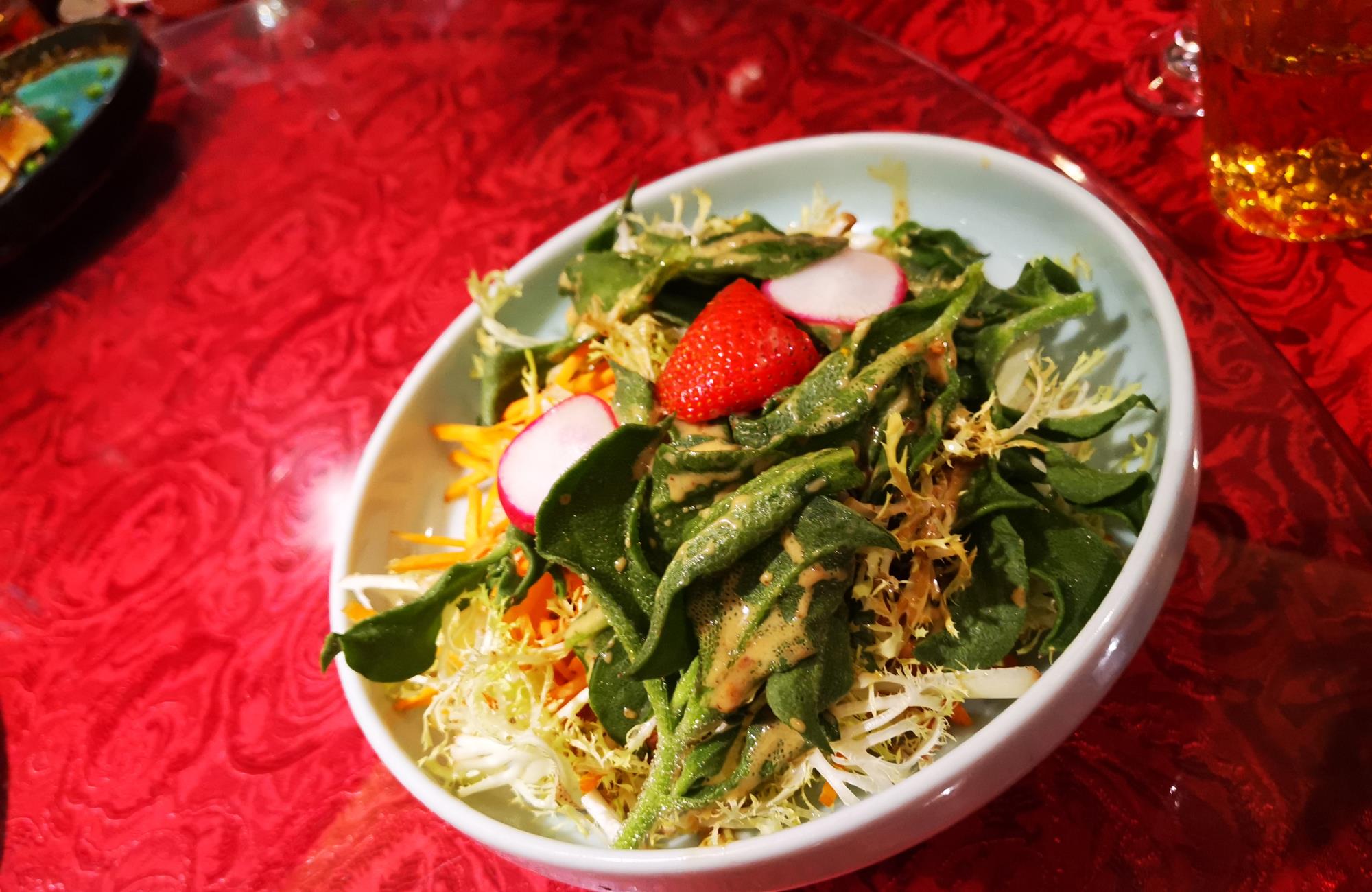 即兴的爱|#探店打卡#龙井路上茶人村。来杭州必吃餐厅首位。蝉联两届必吃榜