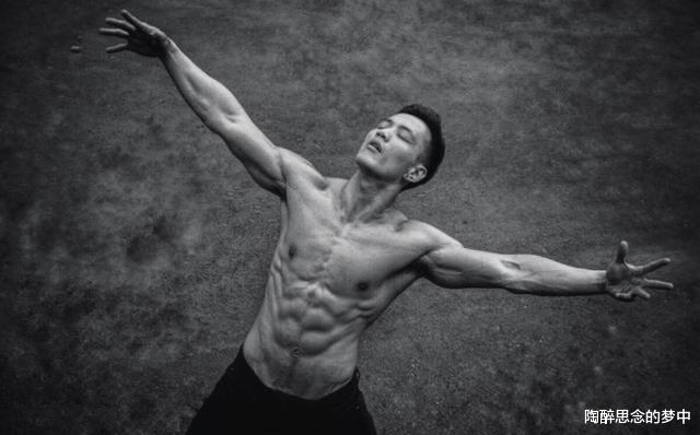 杜蕾斯|杜蕾斯新晋男模，帅气长相加上健硕肌肉，难怪成为杜蕾斯新宠儿