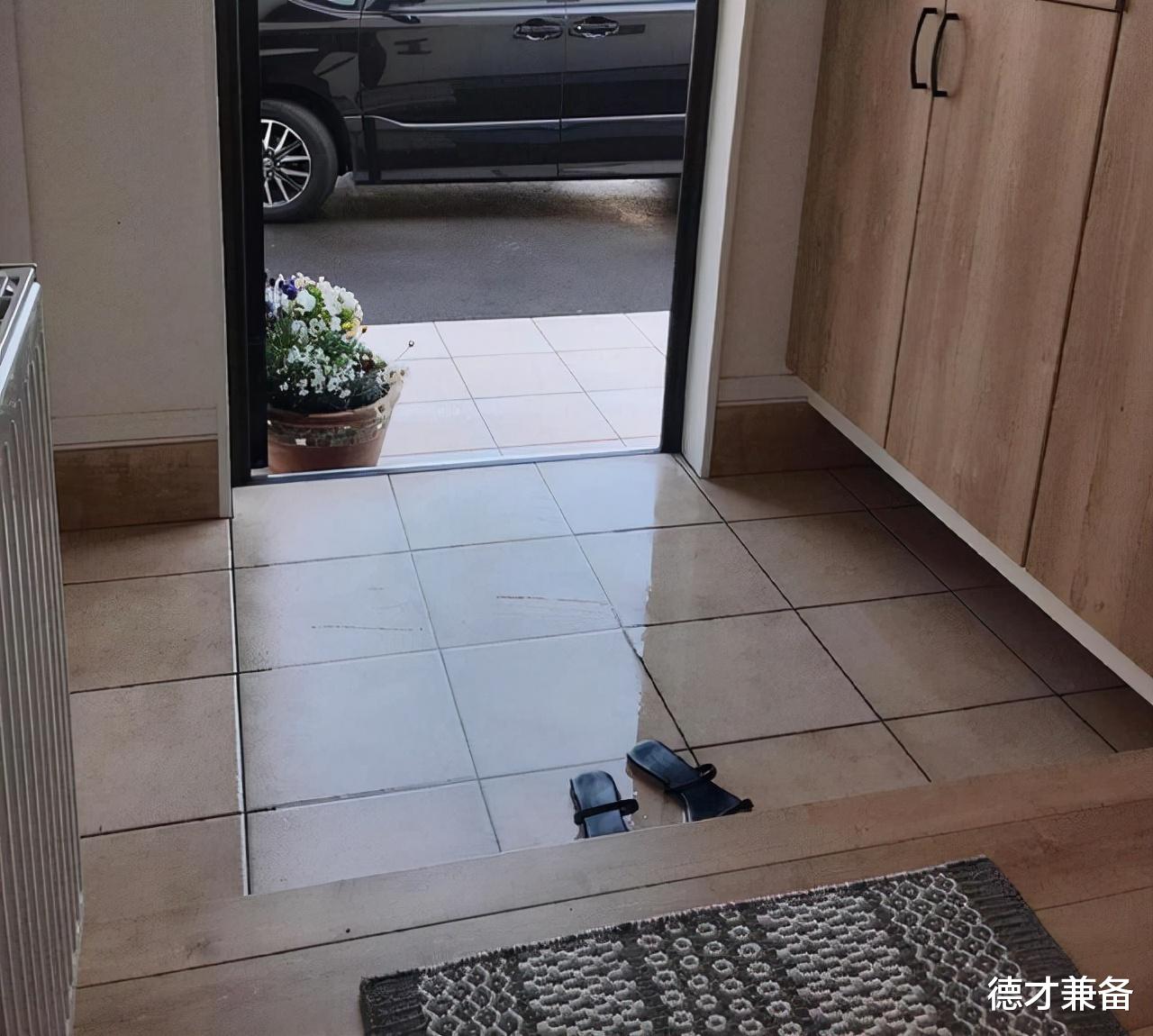 温馨唯美的家居装饰，木质的风情素静优雅，小众的生活环境