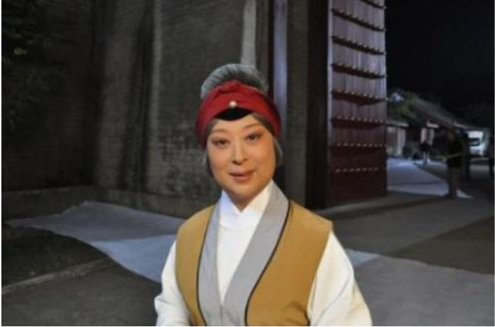 娱乐圈|国家一级演员，因病去世千人送行，23岁孙子更是成了国人骄傲