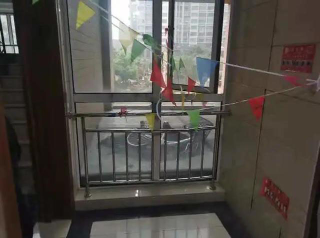 长三角观察 醉酒男子深夜“暴走”，十楼扔下自行车，酒醒后知道自己闯祸了