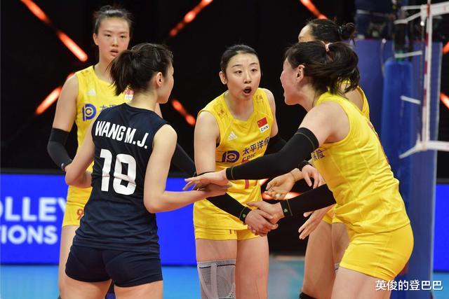 积分榜|女排最新积分榜出炉！卫冕冠军又轰3-0，中国女排渔翁得利