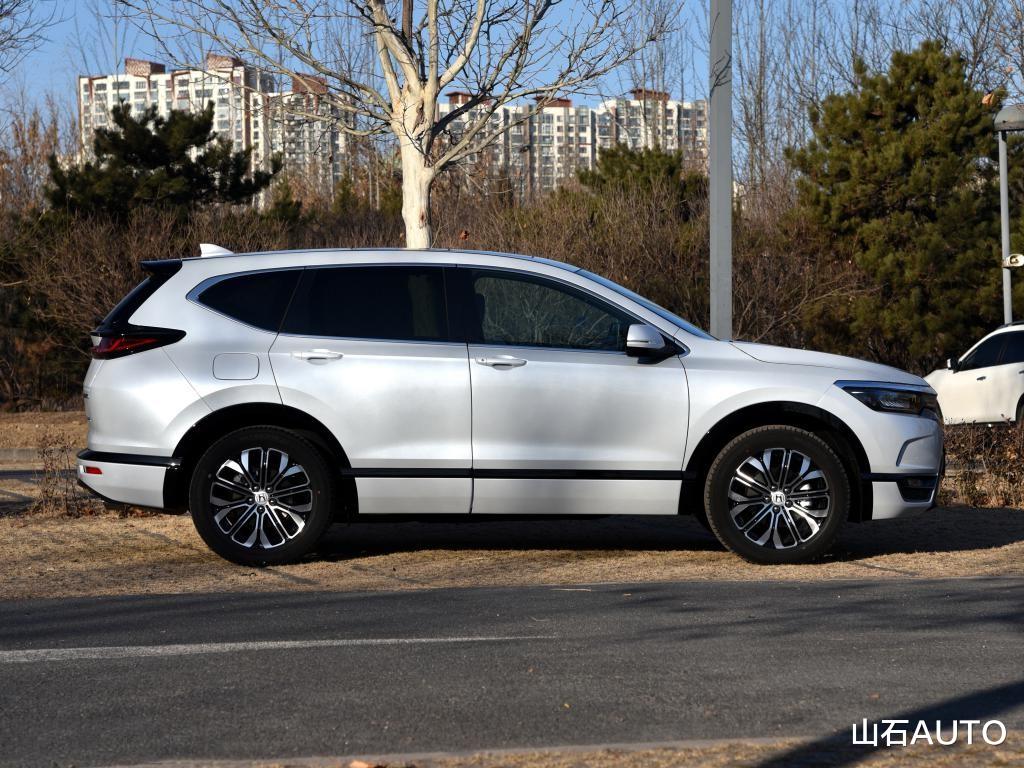 SUV|14.58万起！年轻人的第一台SUV，颜值高动力强，油耗4.9L很经济