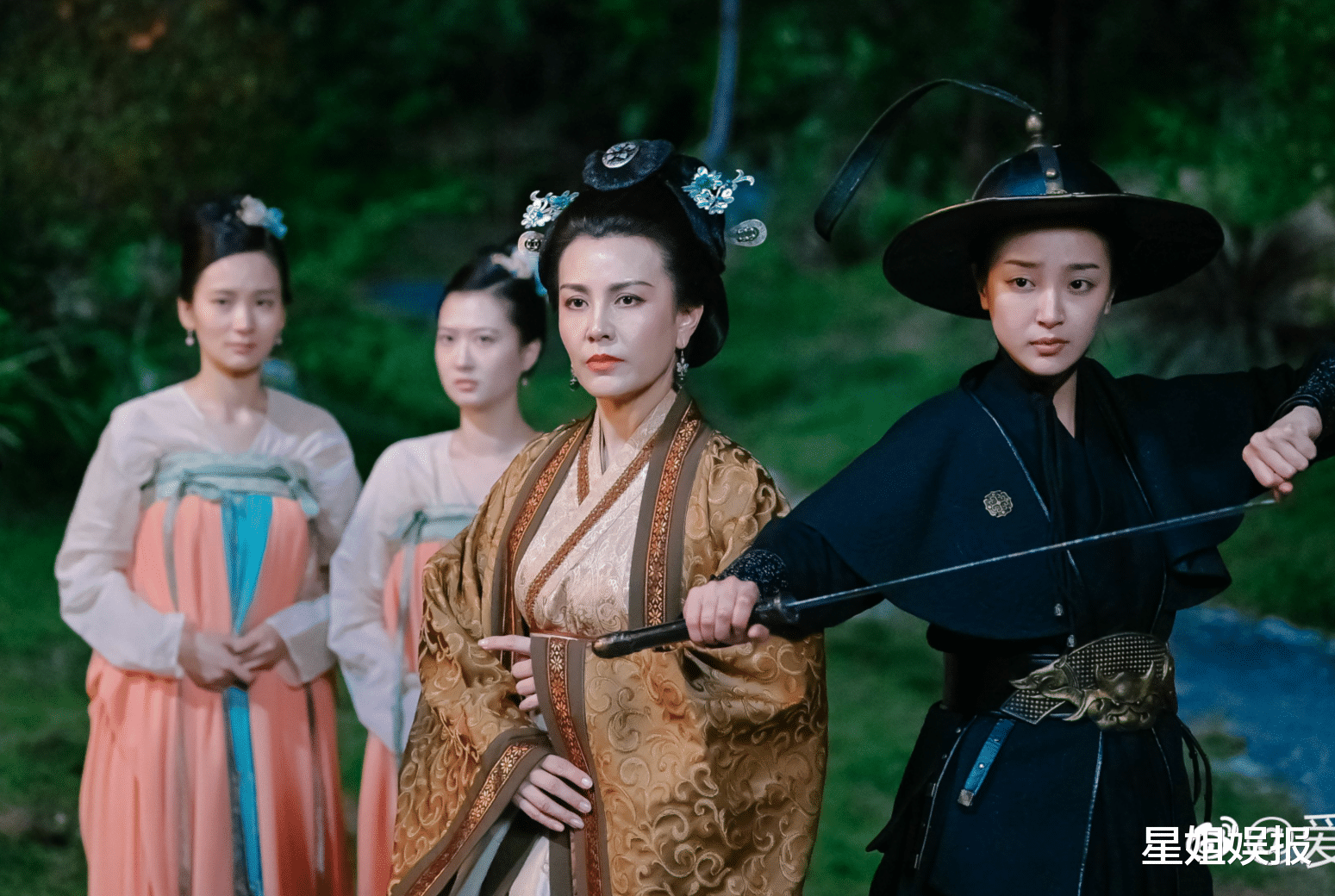 刑警|从刑警跨界当演员，被称为“内地第一绿叶美女”，她现又复出拍戏了