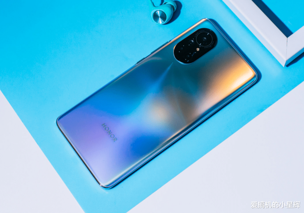 荣耀|被低估了的荣耀手机,6400万四摄+128GB仅2989,还有66W快充