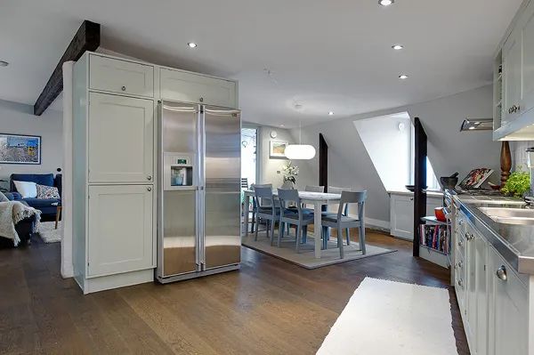 |86㎡顶层房,开发商送的露台铺甲板改休闲区,每1㎡都划分极致