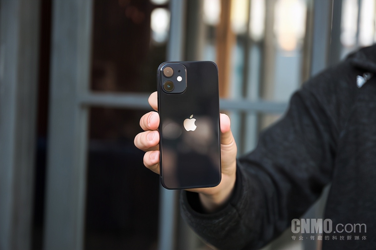 小米科技|iPhone所有机型中，理性分析，买这三款不如买安卓