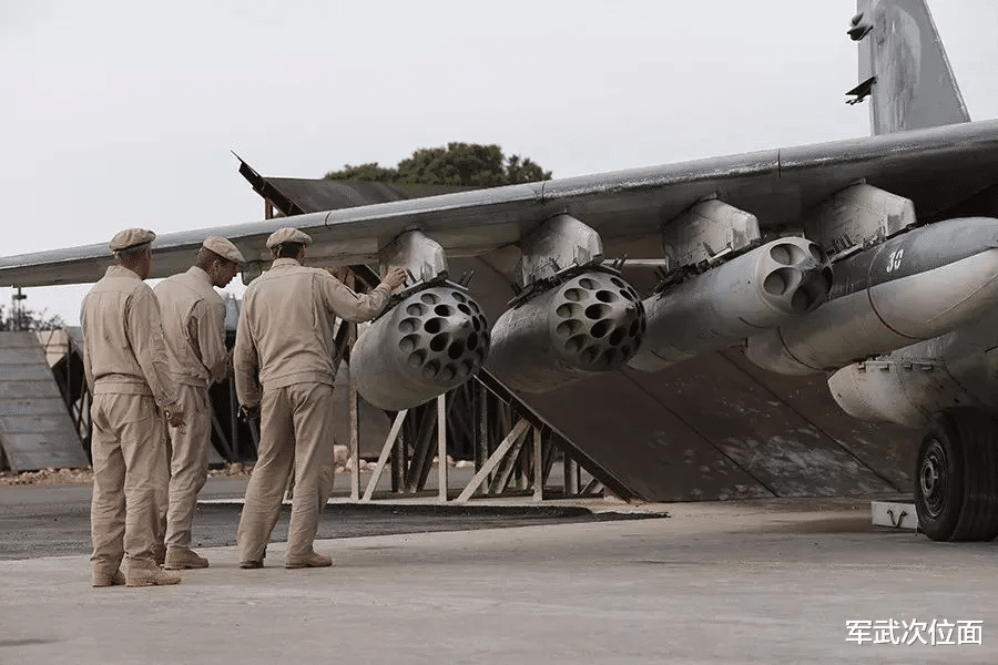 苏25|30年前那场表演，苏联空军展示众多机型，为何我们只看中了苏-27