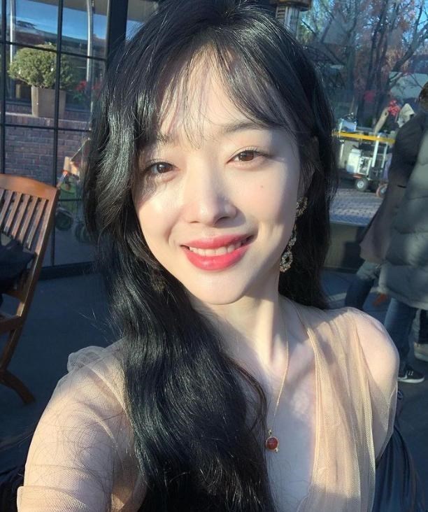 雪莉|雪莉加Jennie的综合体：长得像雪莉，这位韩国女星的女儿引爆热议