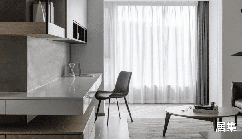 客厅也可以做书房,在家就能欣赏长江美景,享受潮流的独特美感