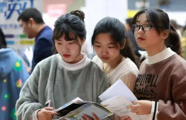 糯妈育儿经|江西喜迎两所“顶尖高校”，其中一所落户赣州，当地考生热烈欢迎