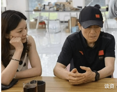 林心如|张艺谋带陈婷买百万豪车，骨瘦如柴引担忧，与小31岁老婆似父女