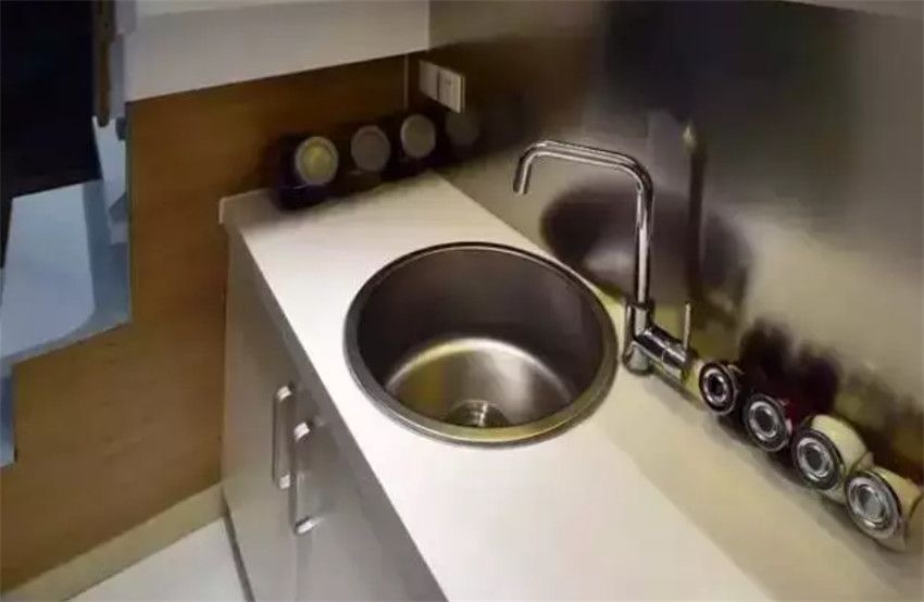 甲醛|12㎡破平房能改成复式住下一家四口？1㎡都没浪费这设计太厉害