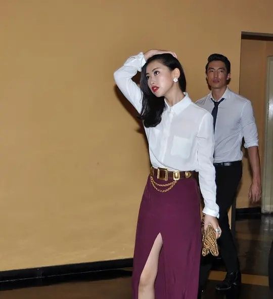 朱珠|“女神”朱珠提名华鼎奖，产后依然风情万种，复古造型再现蓝心洁